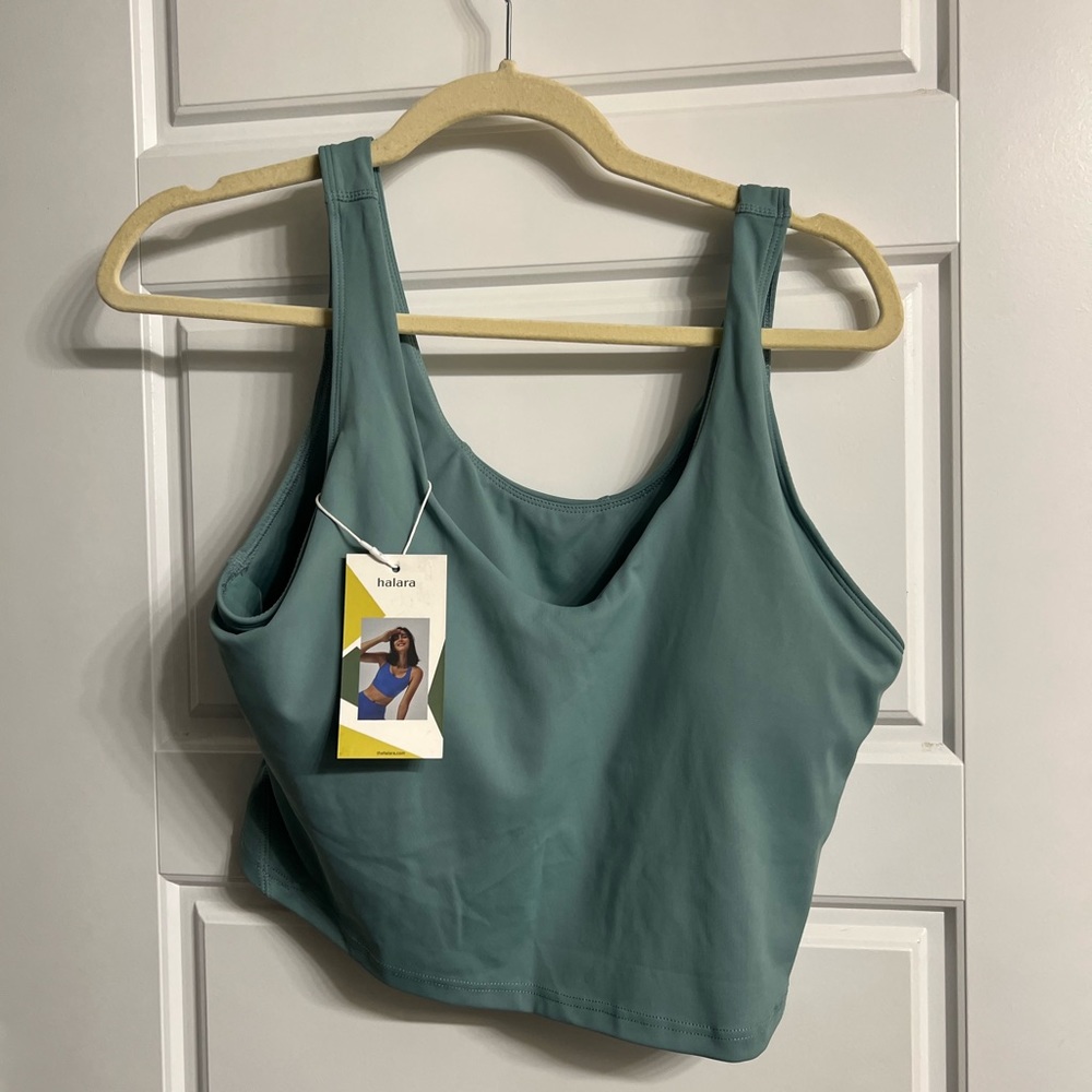 Halara sports bra
